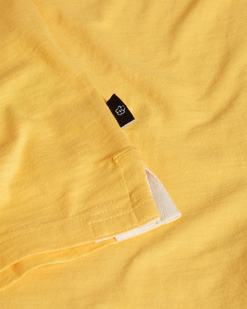 LINVER-Tops-Short Sleeve T Shirt You Can Never Have Enough Tees, And Linver Is No Exception. With Its Classic Shape, This Cotton T-Shirt Is Perfect For Layering, And The Embroidered Magnolia Motif Keeps It Refined Enough To Wear Alone With Just A Pair Of Shorts And Sneakers On Warmer Days.- Ted Baker Romania